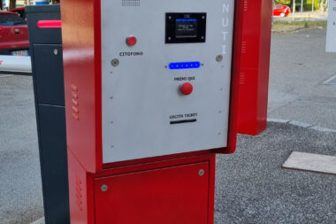 CSS_cassa-eroga-ticket-ingresso-parcheggio-con-barriera_05