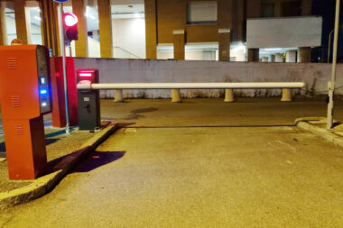 CSS_cassa-validazione-ticket-uscita-parcheggio-con-barriera_01